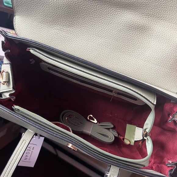 Elegant Satchel Set in Sage Green - Picture 4 of 4